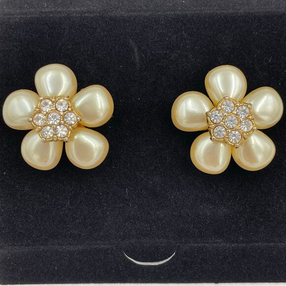 Vintage Avon Faux Pearl W/ Clear Rhinestones Daisy Stud Earrings Retro 80's Glam - Picture 2 of 8